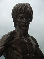 Sculpture de Bruce Lee sur l'Avenue des Stars à Hong Kong.